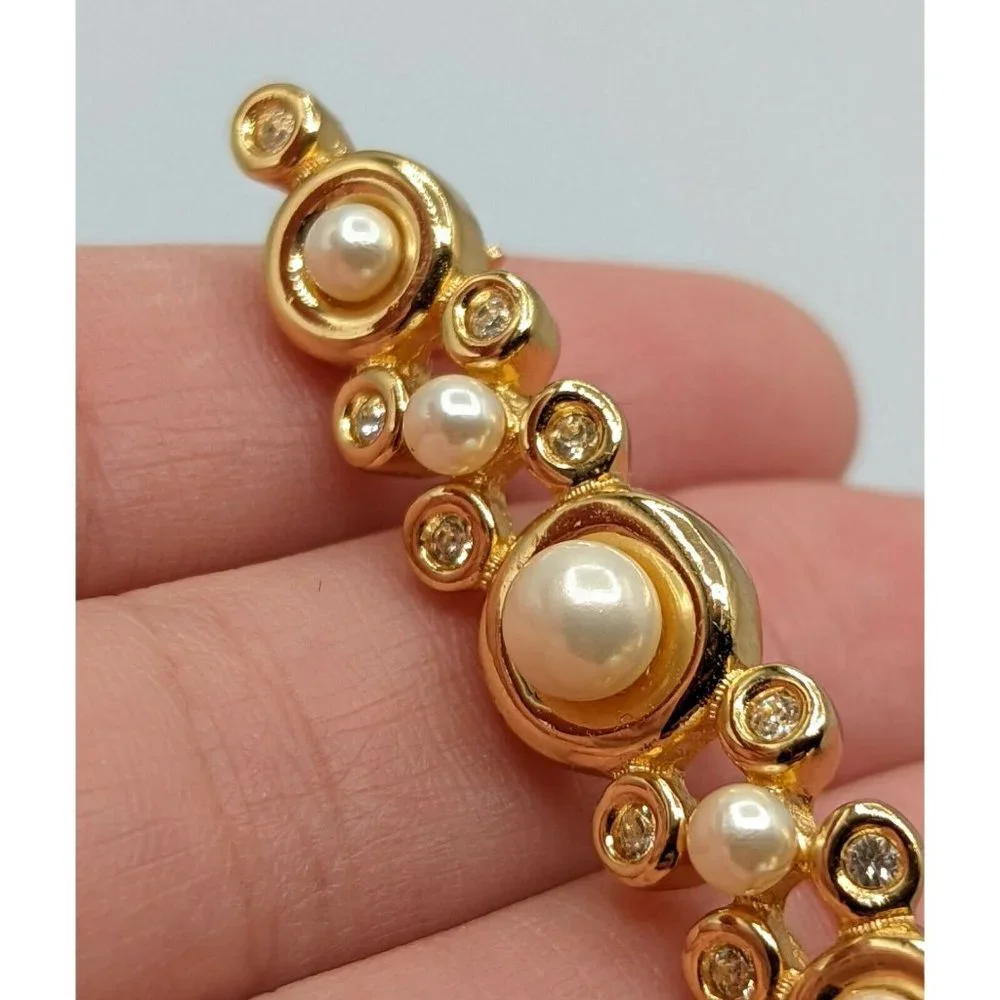 Signed Christian Dior Gold Tone Crystal Rhinestone Faux Pearl Bar Pin Brooch - Picture 4 of 9